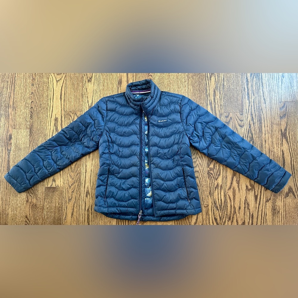 Ariat quilted down puffer in navy.